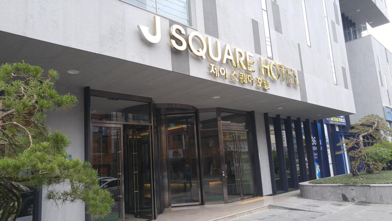 J Square Hotel And Wedding Jinju Bagian luar foto