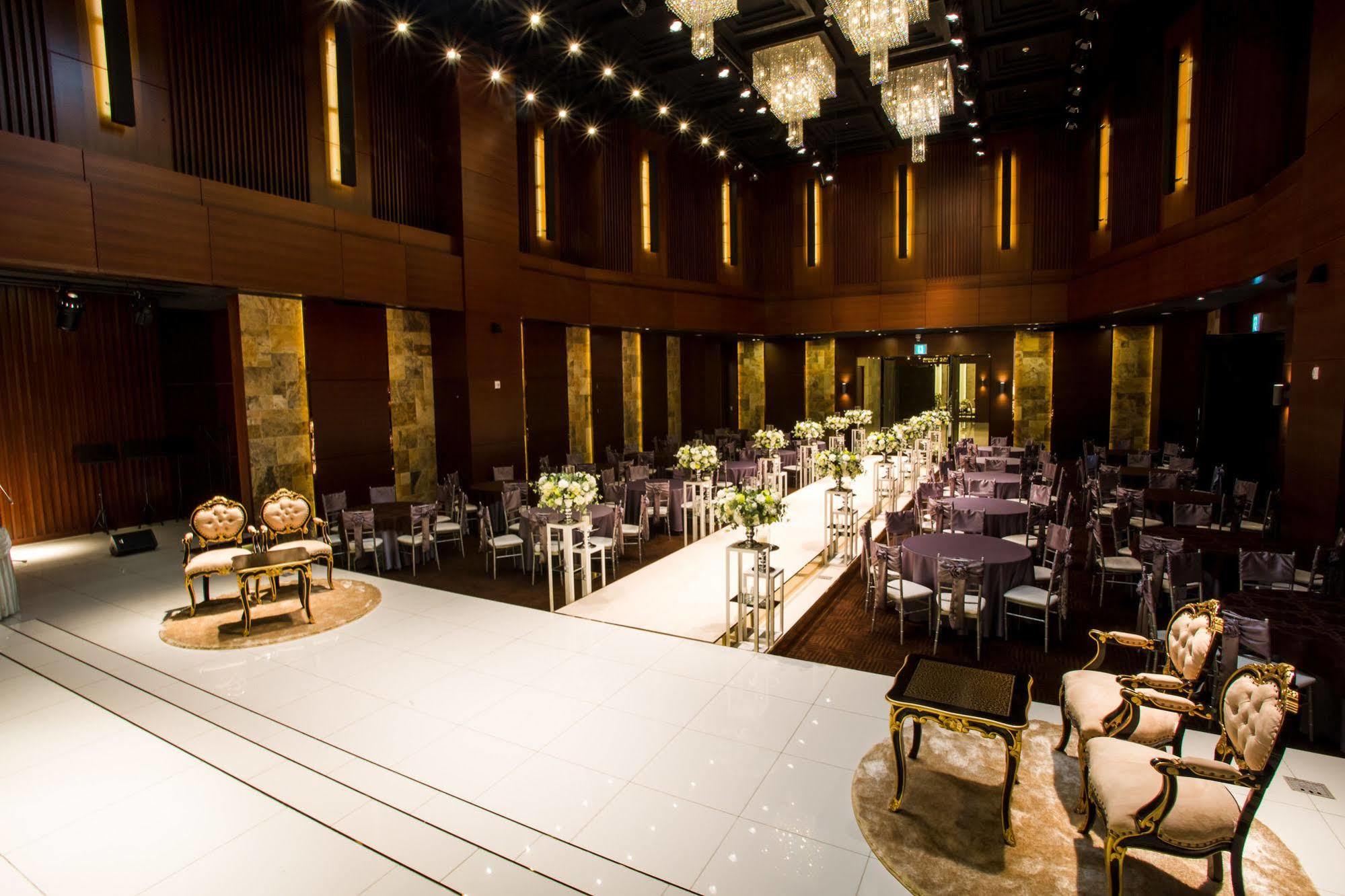 J Square Hotel And Wedding Jinju Bagian luar foto