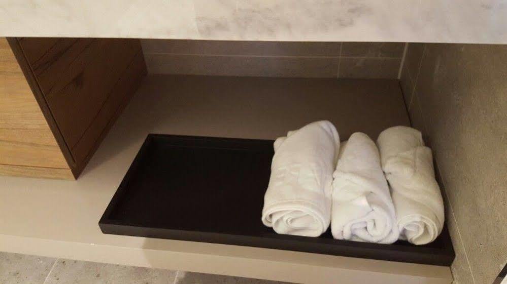 J Square Hotel And Wedding Jinju Bagian luar foto
